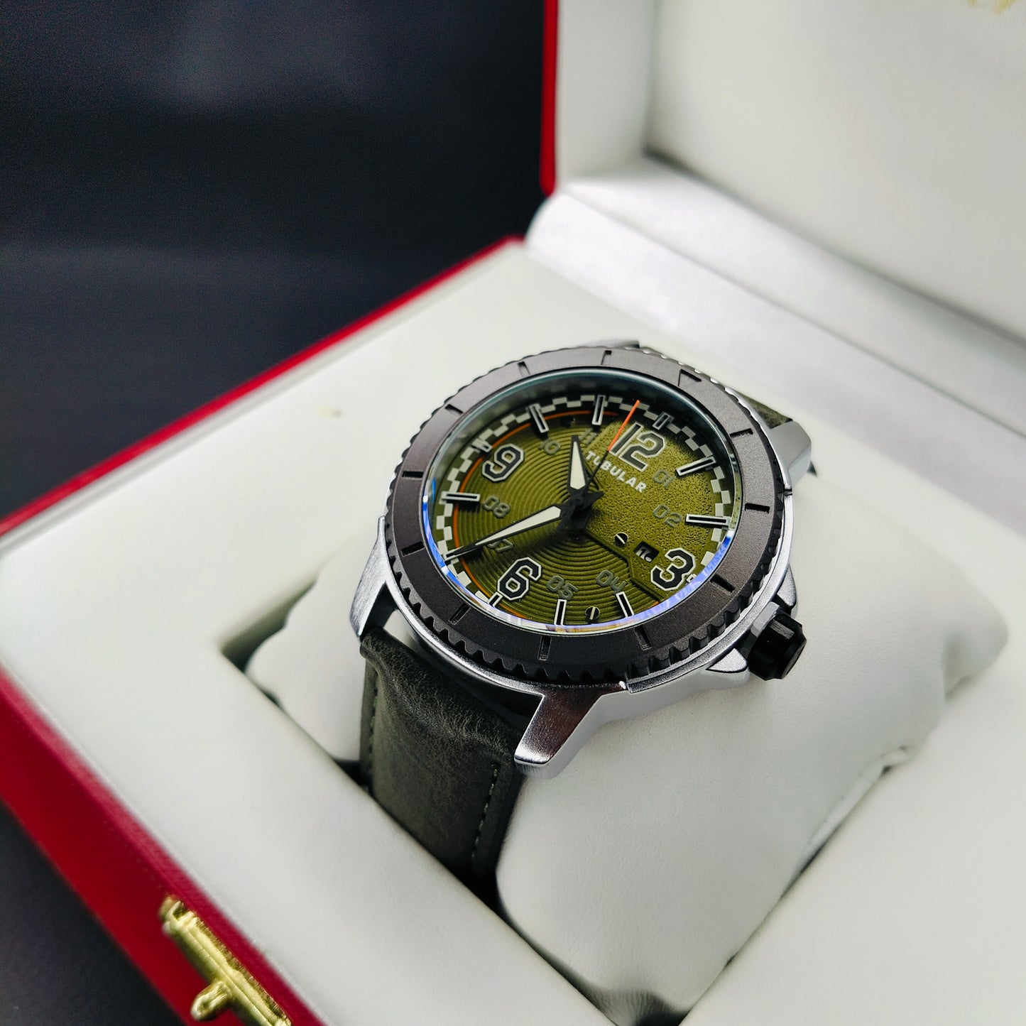 Tubular Belt Watch For Men Article-02